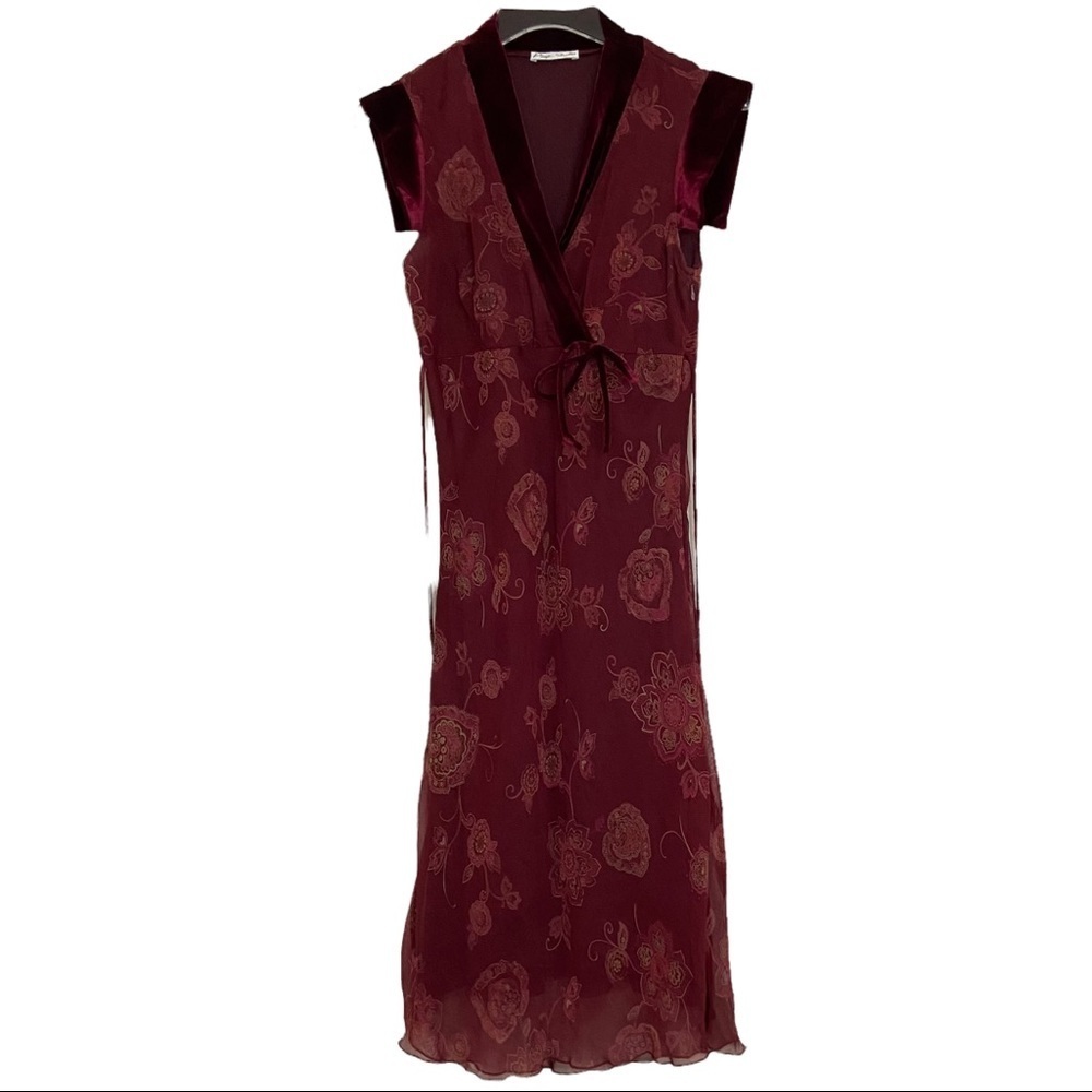 Peep Studio Burgundy Floral V-Neck Dress with Velour Trimming. Size Small